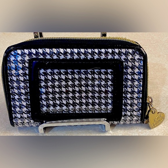BETSEY JOHNSON Houndstooth Sequin
Wallet w/Gold-Tone Hardware, EUC - Picture 2 of 10